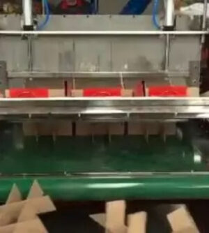 Automatic corrugated cardboard partition assembler machine